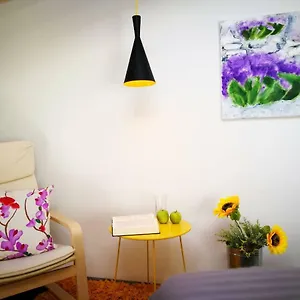 https://cres-art-studio-kuning-apartment.primorje-gorskikotar.com